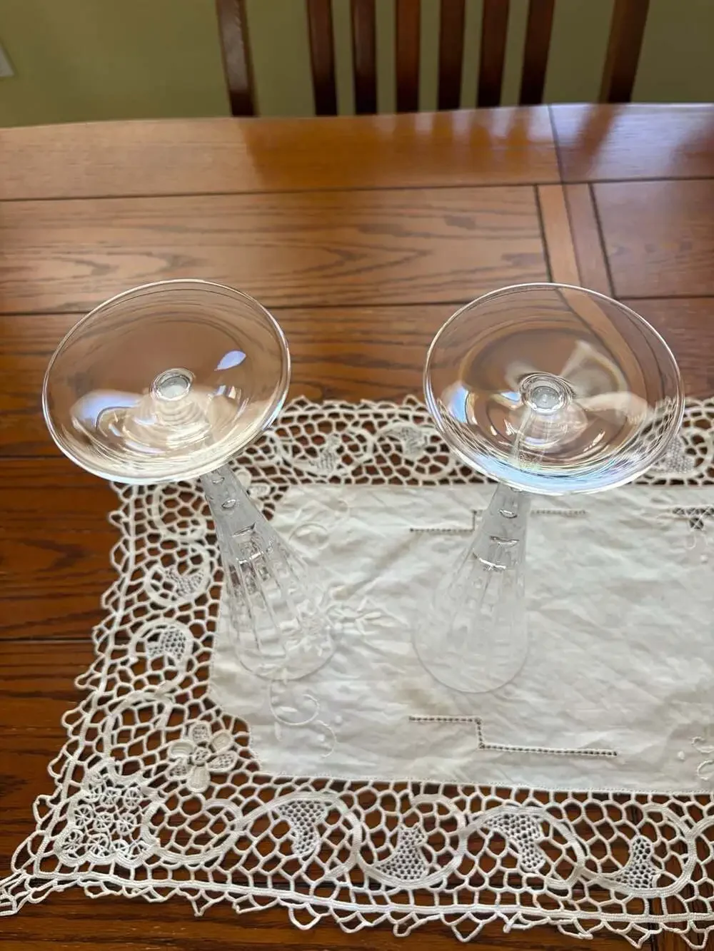 Fairmont & Main Crystal Champagne Flutes (Pair) – Classic Elegance